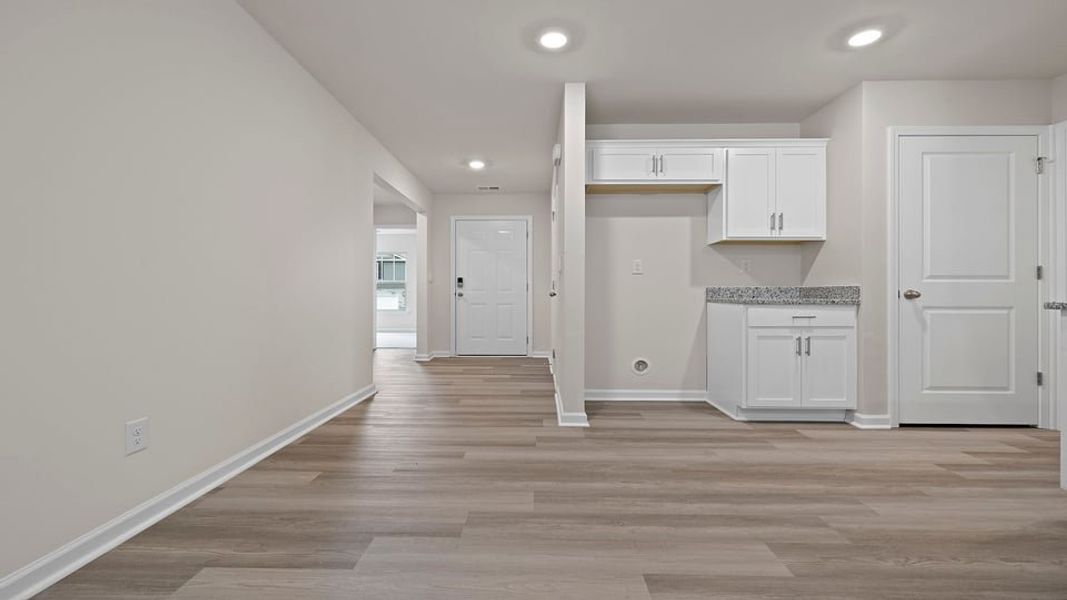 Spacious, unfurnished interior of a new home in Cedar Gap, Fountain Inn (Image 20).