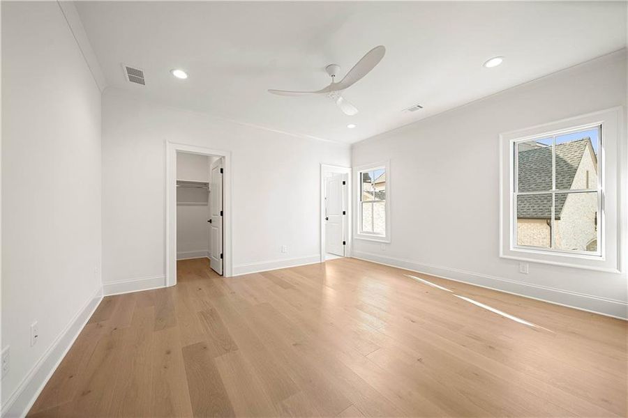 Spacious, unfurnished interior of a new home in , Alpharetta (Image 10).