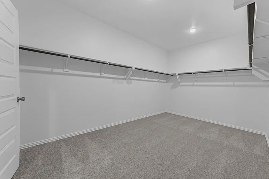 Spacious, unfurnished interior of a new home in Rolling Ridge, Van Alstyne (Image 23).