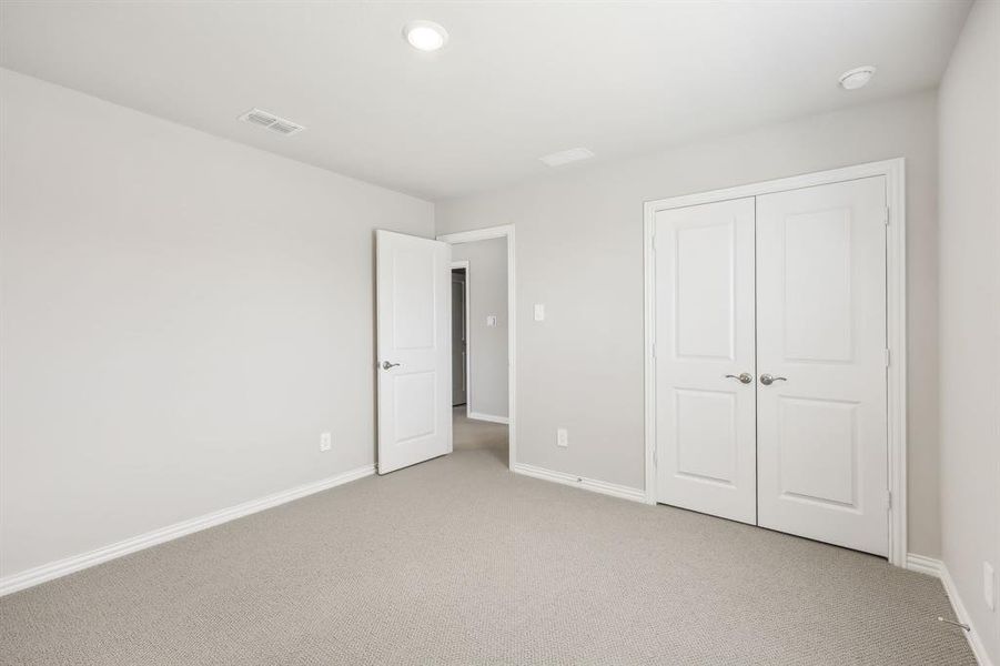 Photo is not of the actual home, but is an inspirational photo of builder’s model home and may depict options, furnishings, and/or decorator features that are not included. Photo is not of the actual home, but is an inspirational photo of builder’s model home and may depict options, furnishings, and/or decorator features that are not included.