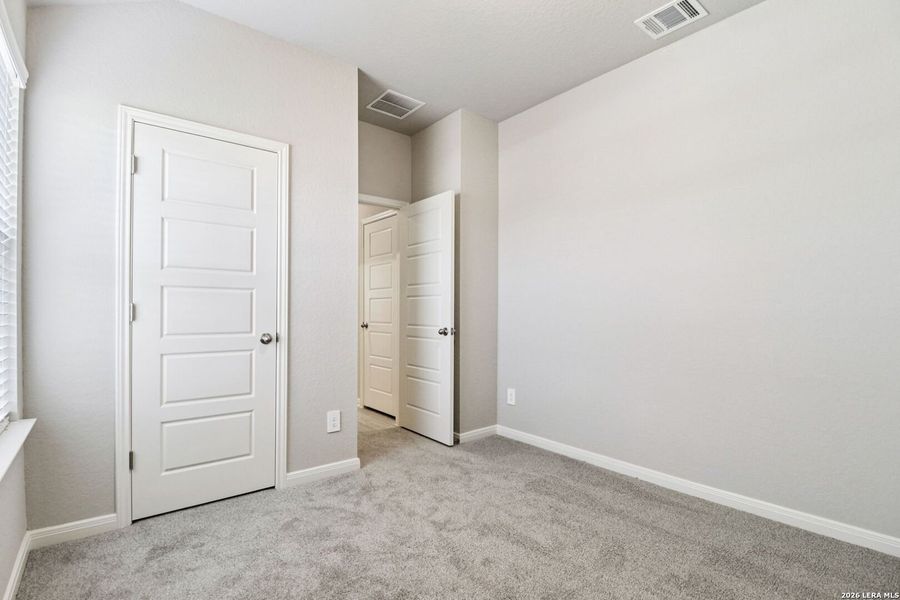 Spacious, unfurnished interior of a new home in Catalina, Converse (Image 24).