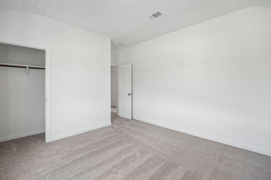Spacious, unfurnished interior of a new home in Montgomery Bend, Montgomery (Image 26).
