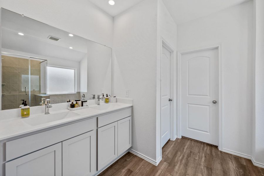 Furnished interior view inside a new home in River Ranch Meadows, Dayton (Image 6).