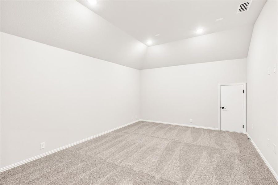 Spacious, unfurnished interior of a new home in Villages of Walnut Grove, Midlothian (Image 37).