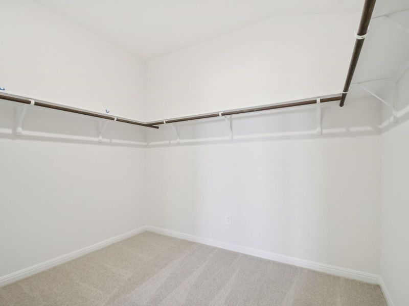 Spacious, unfurnished interior of a new home in Waterstone Crossing, Kyle (Image 11).