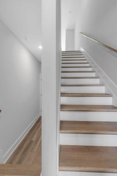 Spacious, unfurnished interior of a new home in Echo Park, Suwanee (Image 20).