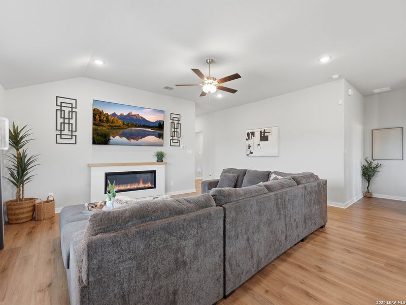 Furnished interior view inside a new home in Summer Hills, Atascosa (Image 18).