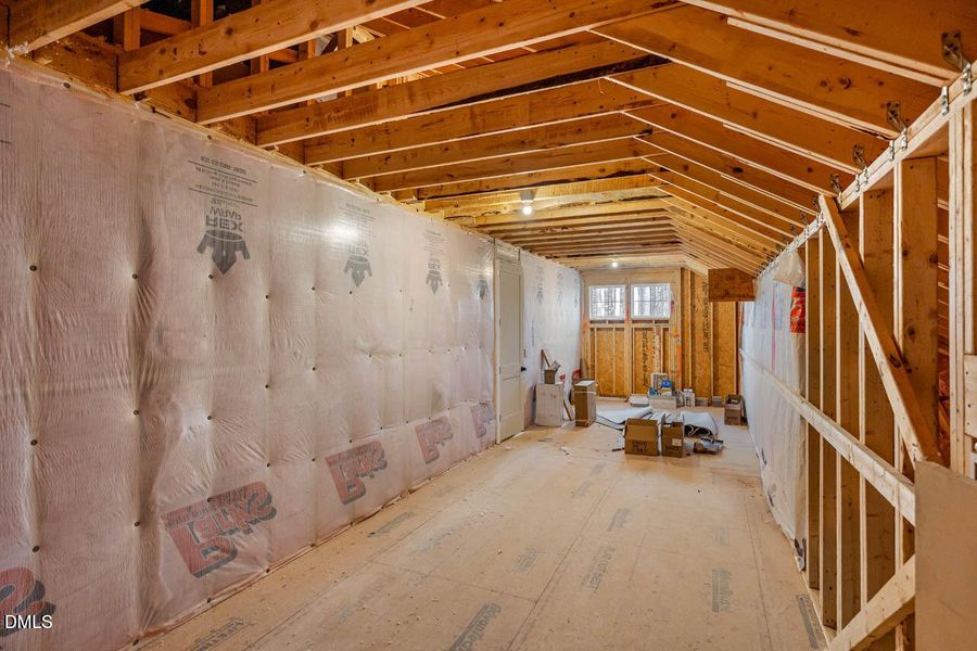 2044355995524827465-80