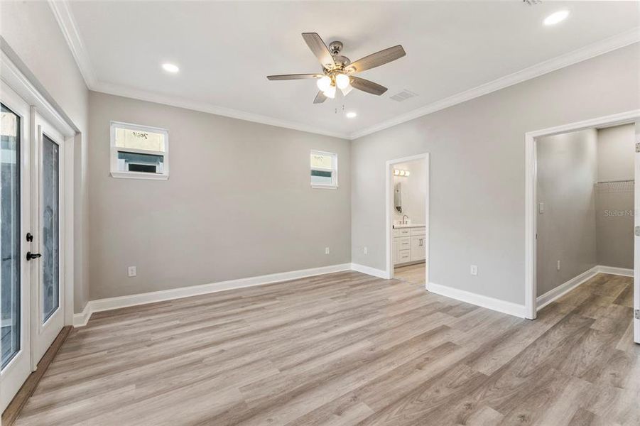 Spacious, unfurnished interior of a new home in , Tampa (Image 13).