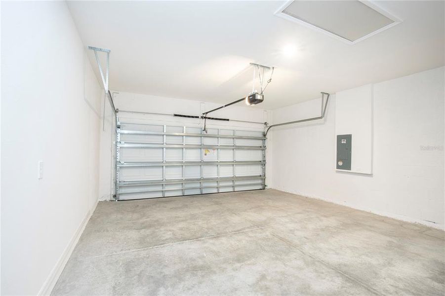 Spacious, unfurnished interior of a new home in Burnt Store Village, Punta Gorda (Image 23).