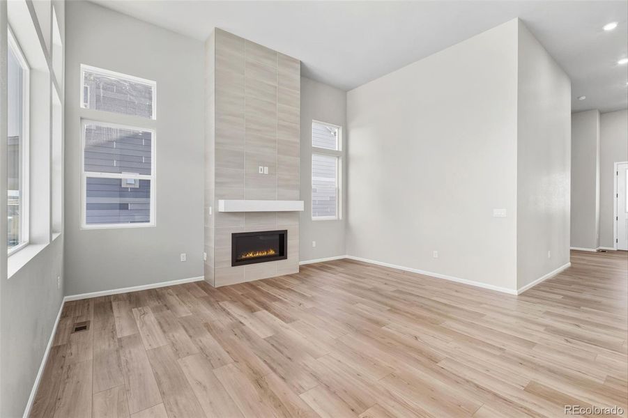 Spacious, unfurnished interior of a new home in Talon Pointe, Thornton (Image 27).