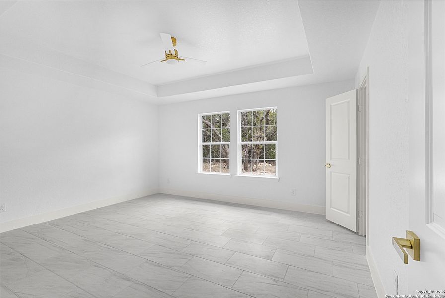 Spacious, unfurnished interior of a new home in , Spring Branch (Image 33).