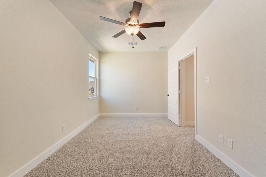Spacious, unfurnished interior of a new home in , Brenham (Image 25).