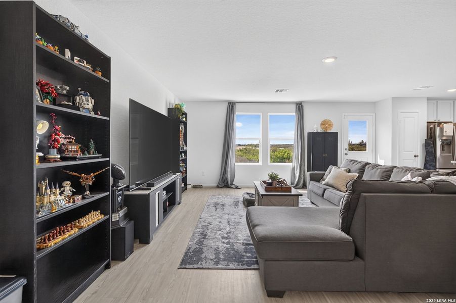 Furnished interior view inside a new home in Silos: Cottage, San Antonio (Image 10).