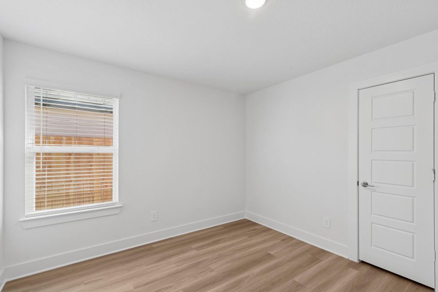 Spacious, unfurnished interior of a new home in Lone Star Landing, Montgomery (Image 44).