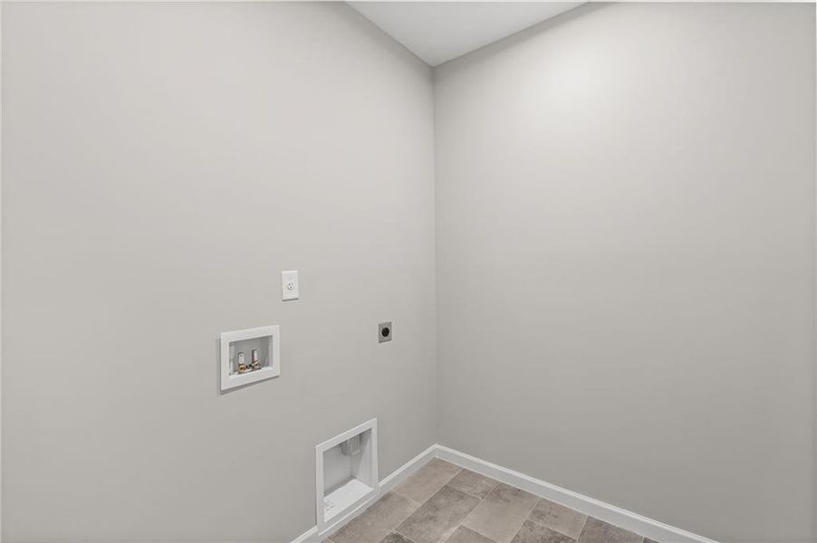 Spacious, unfurnished interior of a new home in The Reserve At Liberty Park, Braselton (Image 29).