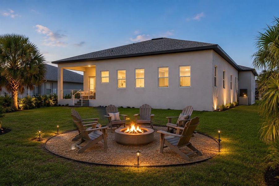 Exterior details and patio area of a home in , Port Charlotte (Image 29).