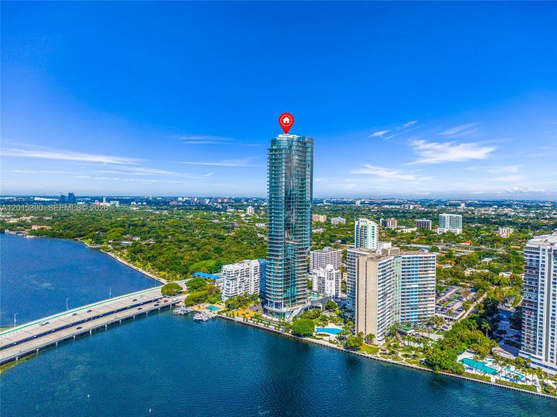 Condo located in Miami, FL showcasing its design and architecture (Image 52).