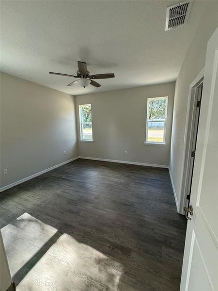 Spacious, unfurnished interior of a new home in , Eustis (Image 6).