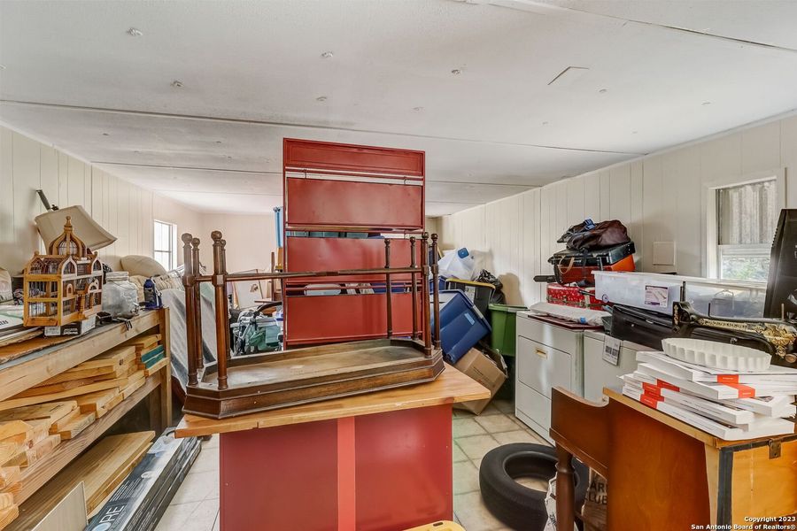 Furnished interior view inside a new home in , Bandera (Image 39).