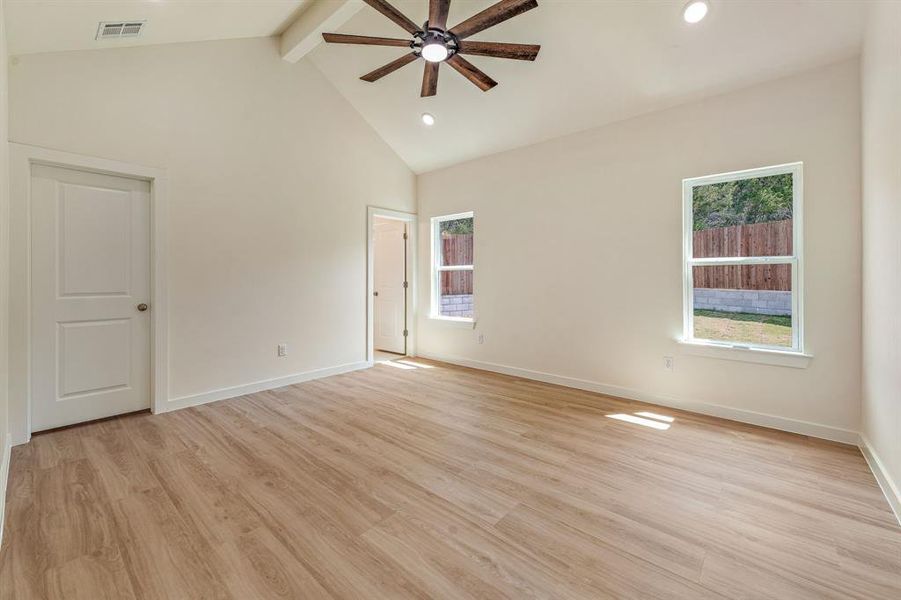 Spacious, unfurnished interior of a new home in , Granbury (Image 13). Spacious, unfurnished interior of a new home in , Granbury (Image 13).