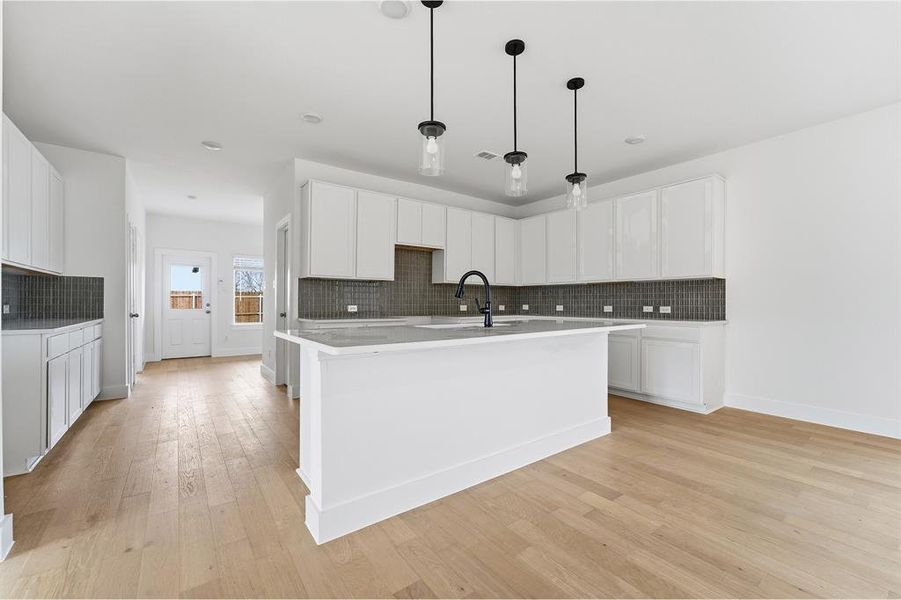 Furnished interior view inside a new home in Saddlebrook Estates, Waxahachie (Image 5).
