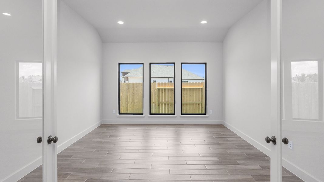 Spacious, unfurnished interior of a new home in Artavia, Conroe (Image 15).