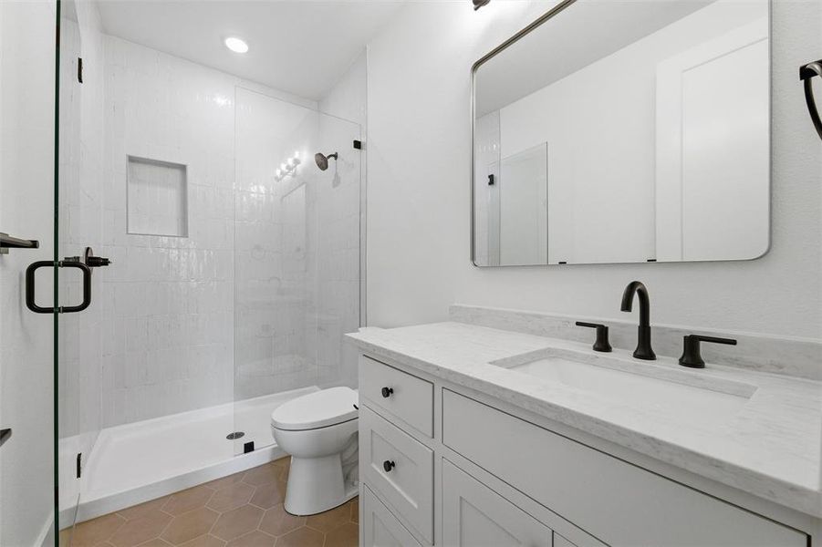 Secondary bath ensuite