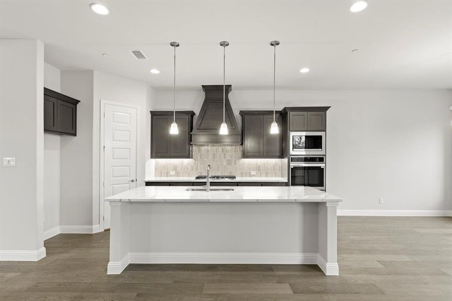 09. 721 Phoenix - Kitchen