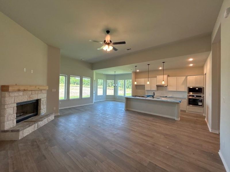 Spacious, unfurnished interior of a new home in Terra Escalante, Blue Ridge (Image 9).