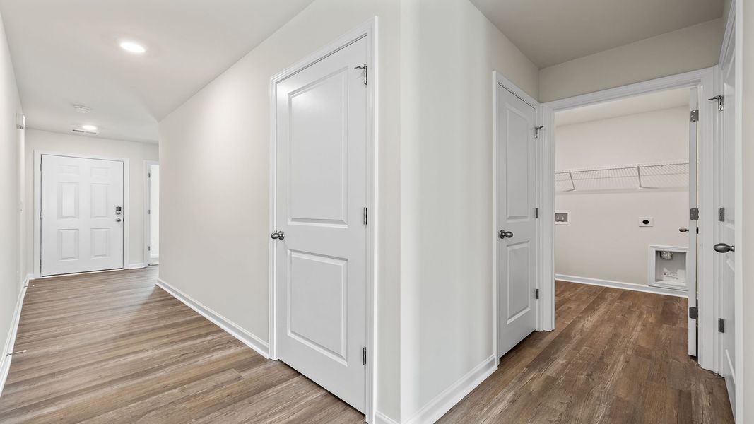 Spacious, unfurnished interior of a new home in Cloverdale Hills, Piedmont (Image 16).