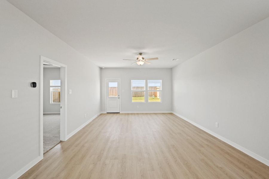 Spacious, unfurnished interior of a new home in Lonestar Collection at Paloma at Sanford Farms, Waller (Image 9). Spacious, unfurnished interior of a new home in Lonestar Collection at Paloma at Sanford Farms, Waller (Image 9).