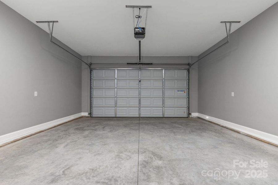 Spacious, unfurnished interior of a new home in , Mocksville (Image 14).