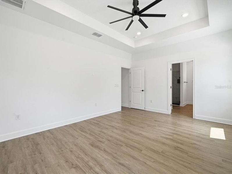 Spacious, unfurnished interior of a new home in , Spring Hill (Image 38).