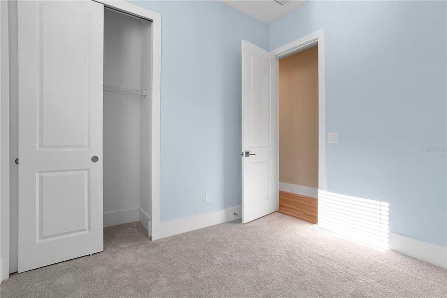 Spacious, unfurnished interior of a new home in , Winter Garden (Image 27).