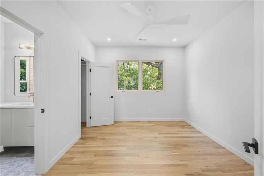 Spacious, unfurnished interior of a new home in , Atlanta (Image 23).