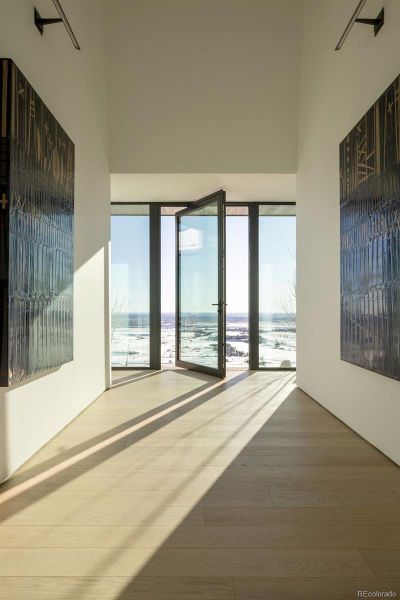 Spacious, unfurnished interior of a new home in , Boulder (Image 12).