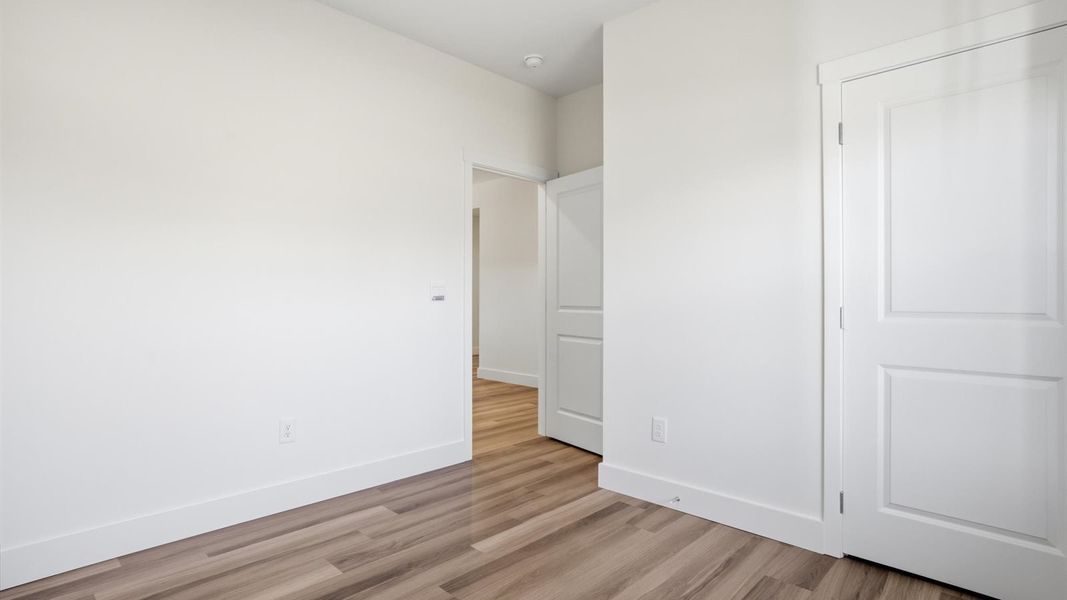 Spacious, unfurnished interior of a new home in Millstone Village, Morristown (Image 14).