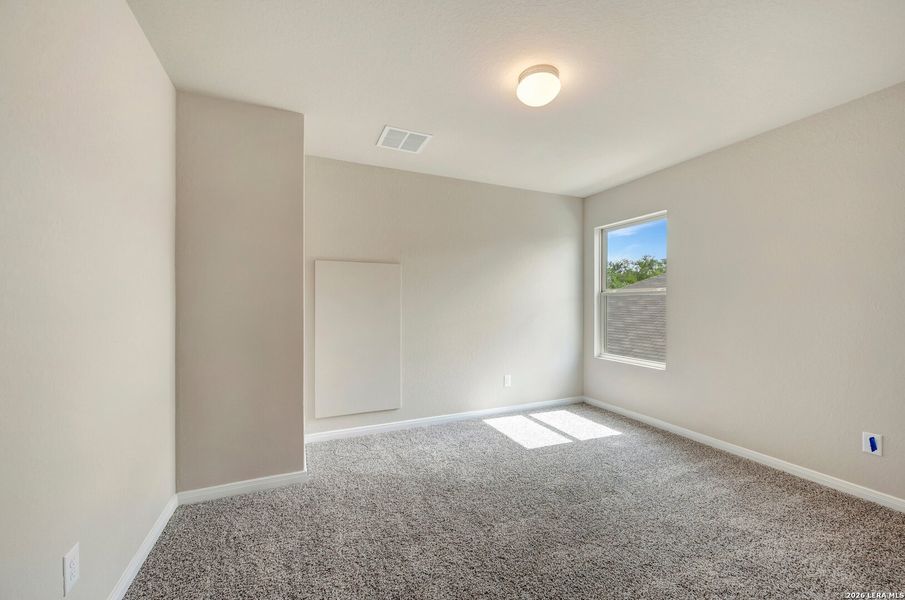 Spacious, unfurnished interior of a new home in Agave, San Antonio (Image 22).