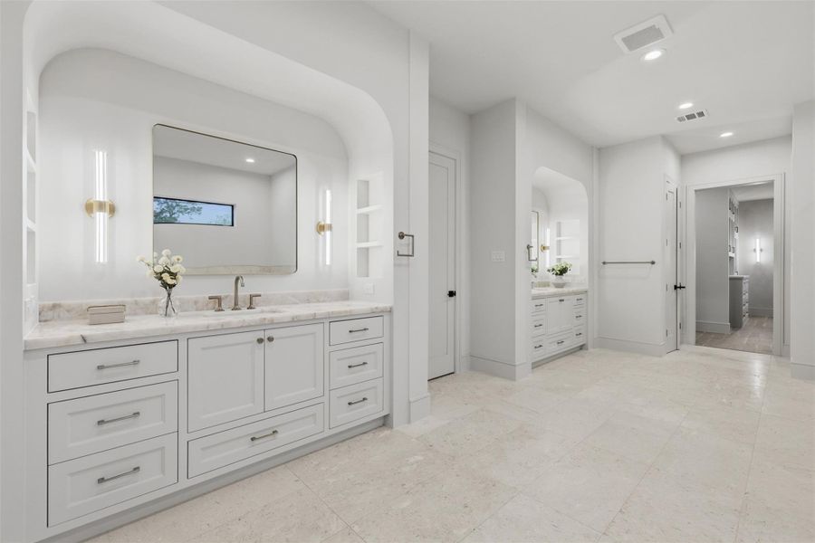 Luxury resort style large primary bathroom