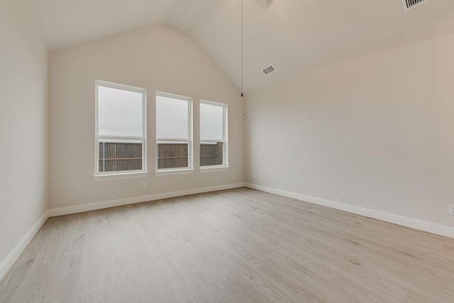 Spacious, unfurnished interior of a new home in Monterra, Fate (Image 24).