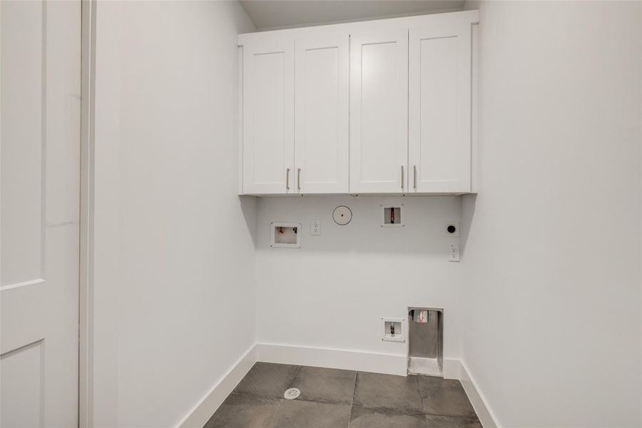 ASK ABOUT CUSTOMIZATION OPTIONS DURING CONSTRUCTION ONLY *MAZZARINO MODEL HOME * PHOTOS MAY SHOW A SIMILAR FLOOR PLAN AND/OR UPGRADED/ALTERNATIVE FINISHES * Please use these photos as a guide *THIS IS AN ACTIVE CONSTRUCTION SITE, BUYERS MUST REQUEST APPOINTMENT TO BE ON PREMISE AT ALL TIMES.