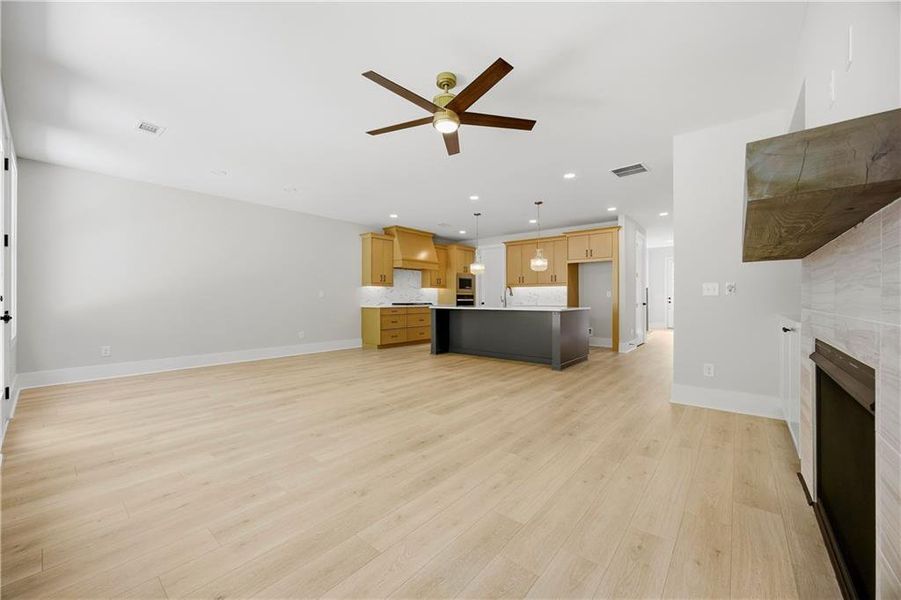 Spacious, unfurnished interior of a new home in Sterlington, Canton (Image 33).