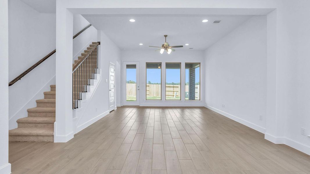 Spacious, unfurnished interior of a new home in Escondido, Magnolia (Image 8).