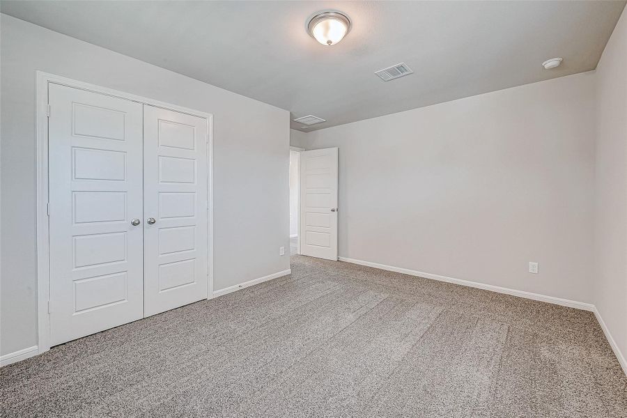 Spacious, unfurnished interior of a new home in Woodland Lakes, Houston (Image 34). Spacious, unfurnished interior of a new home in Woodland Lakes, Houston (Image 34).