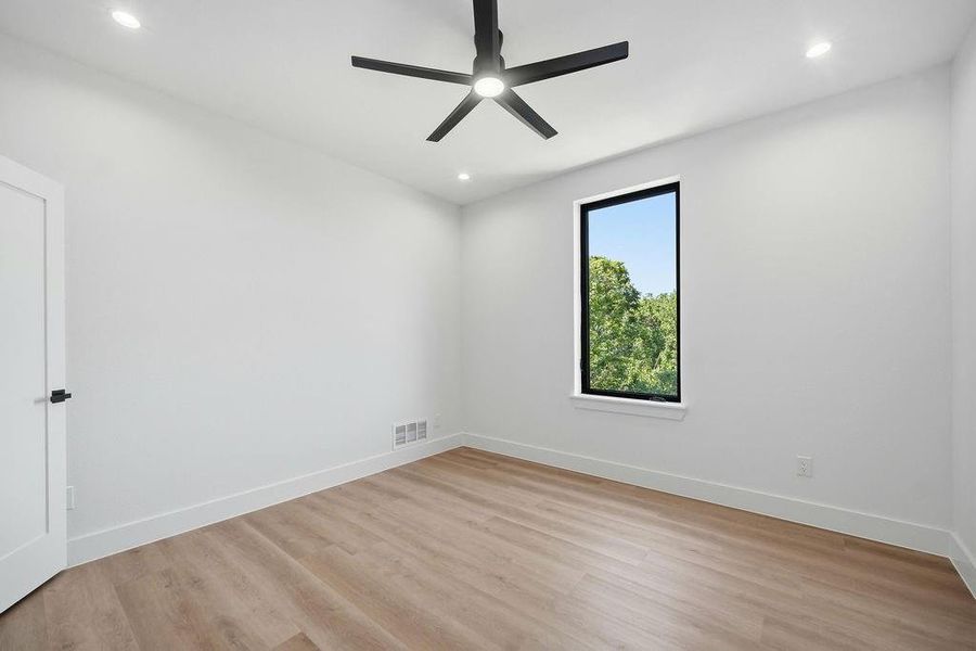 Spacious, unfurnished interior of a new home in , Dallas (Image 27).