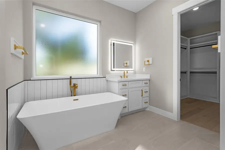 Soaking tub. Soaking tub.