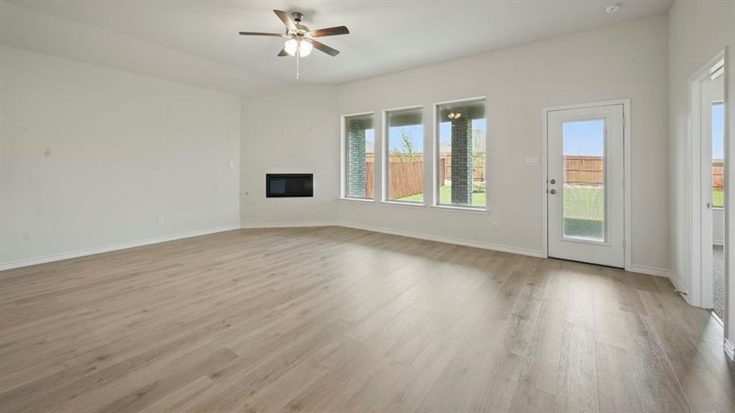 Spacious, unfurnished interior of a new home in Silverado, Aubrey (Image 26).