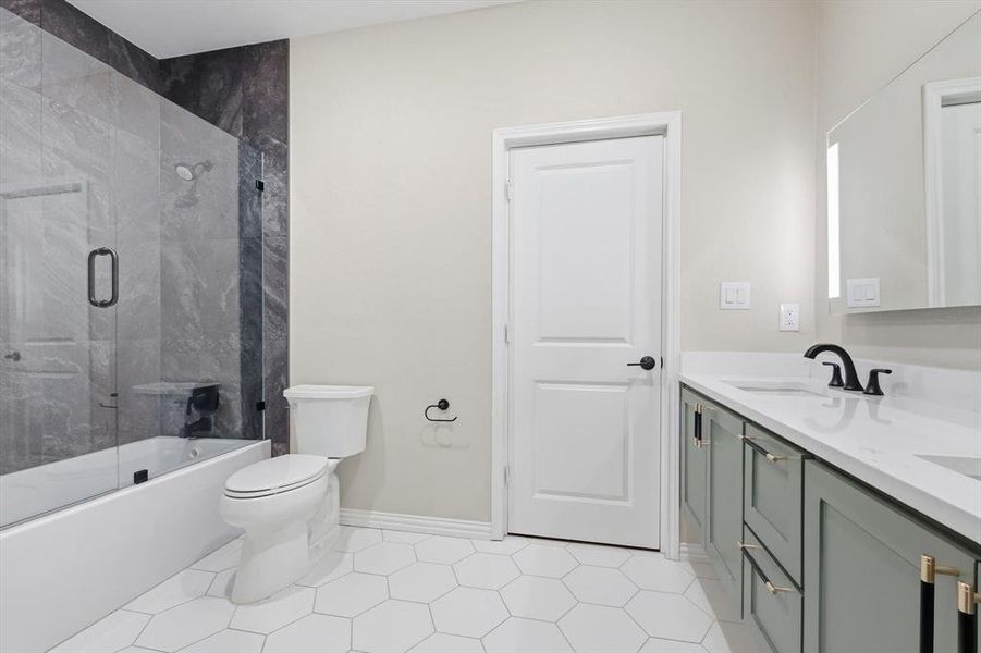 Furnished interior view inside a new home in , Dallas (Image 12).