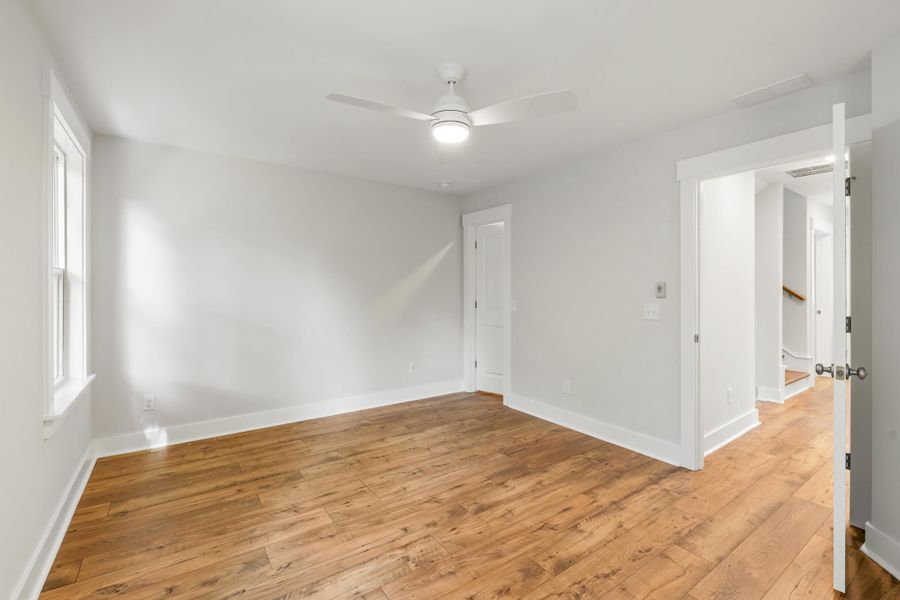 Spacious, unfurnished interior of a new home in , Charleston (Image 36).